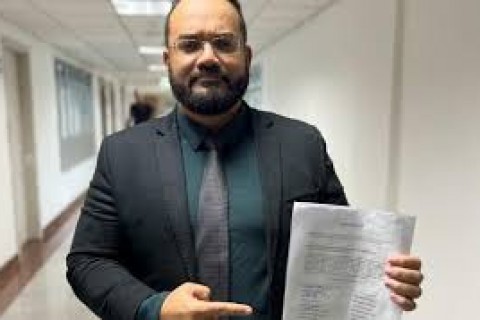 Leandro de Jesus abre ação contra edital do Governo que envia estudantes de Medicina para Cuba
