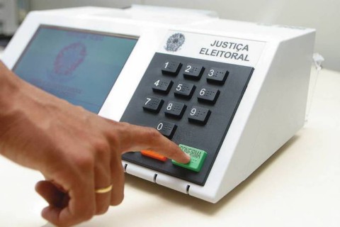 TSE revela perfil do candidato de 2026: homem, branco e com ensino superior
