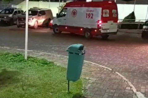 Mãe e filho de 2 anos são baleados após criminosos invadirem residência em Jaguaquara