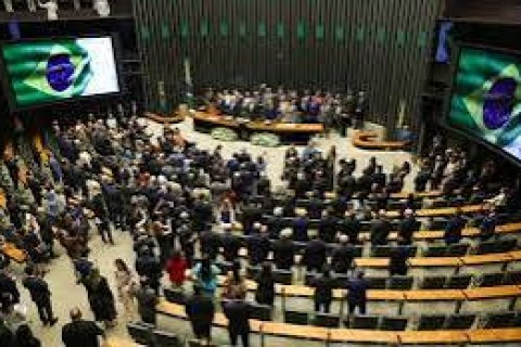 Congresso vota nesta semana fim da escala 6×1 e “taxa das blusinhas”