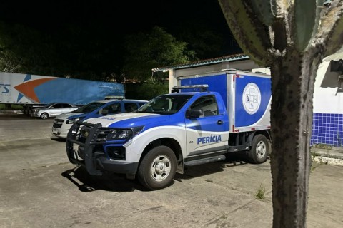 Adolescente de 16 anos é encontrado morto sobre o corpo de seu cachorro em Jequié